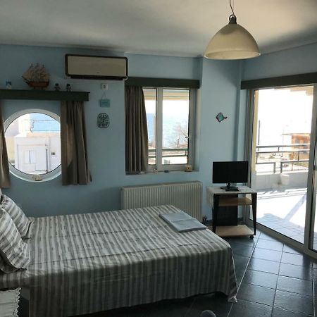 Tg Kalamata Beach Studio With Sea View Terrace Apartment Exterior photo