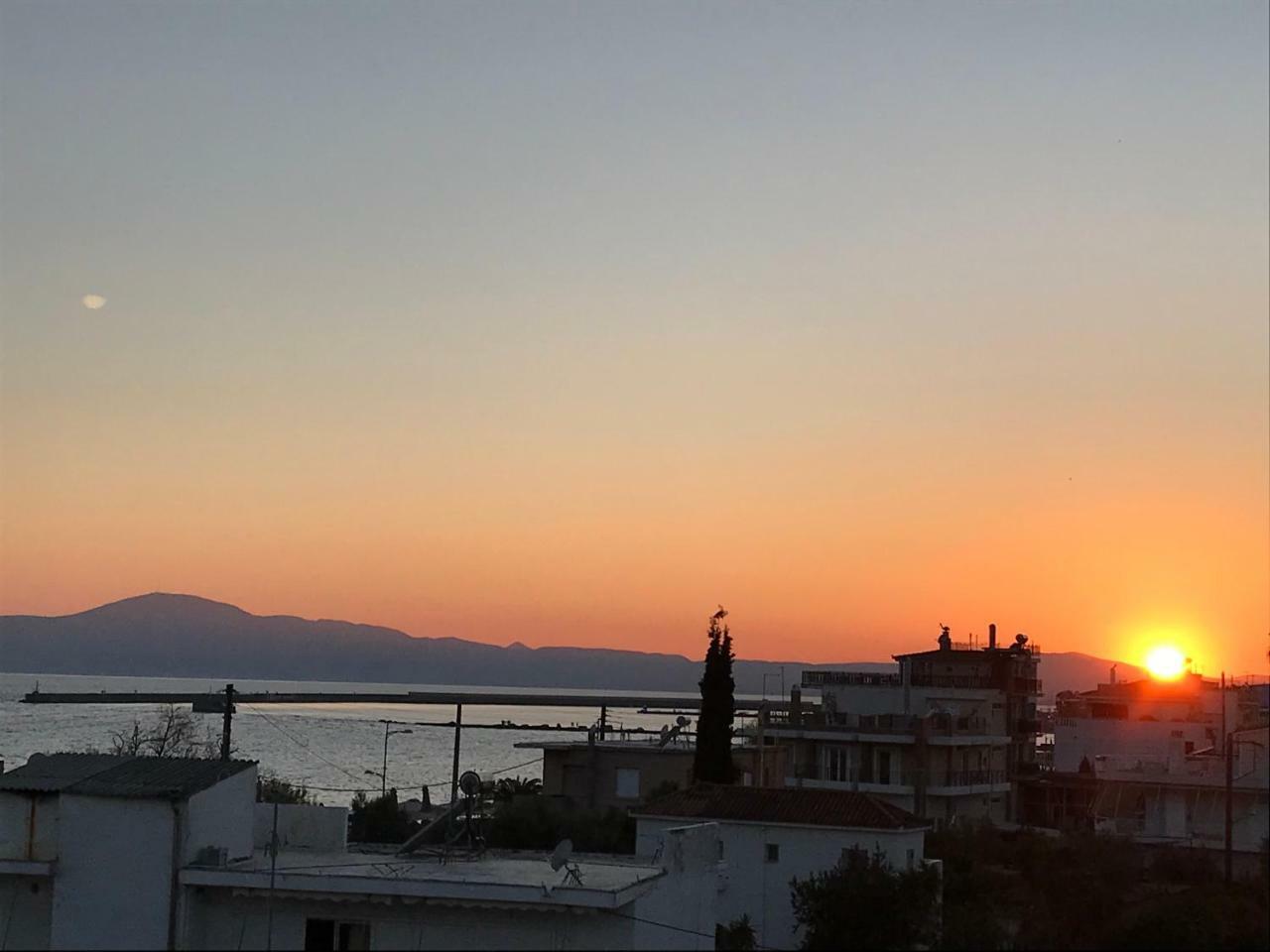 Tg Kalamata Beach Studio With Sea View Terrace Apartment Exterior photo