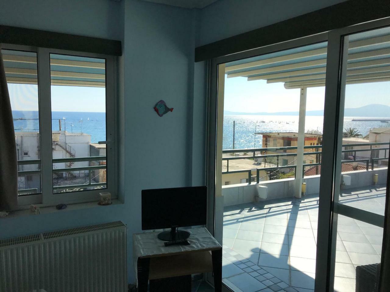 Tg Kalamata Beach Studio With Sea View Terrace Apartment Exterior photo