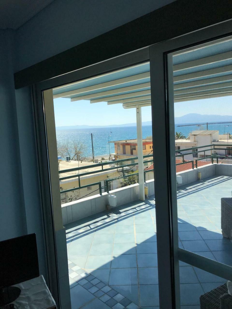Tg Kalamata Beach Studio With Sea View Terrace Apartment Exterior photo
